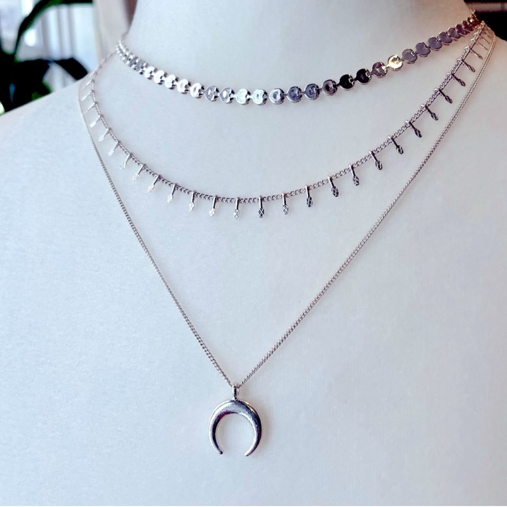 🌙New Silver necklace, half moon charm and three different strands w/ extension - Picture 2 of 6